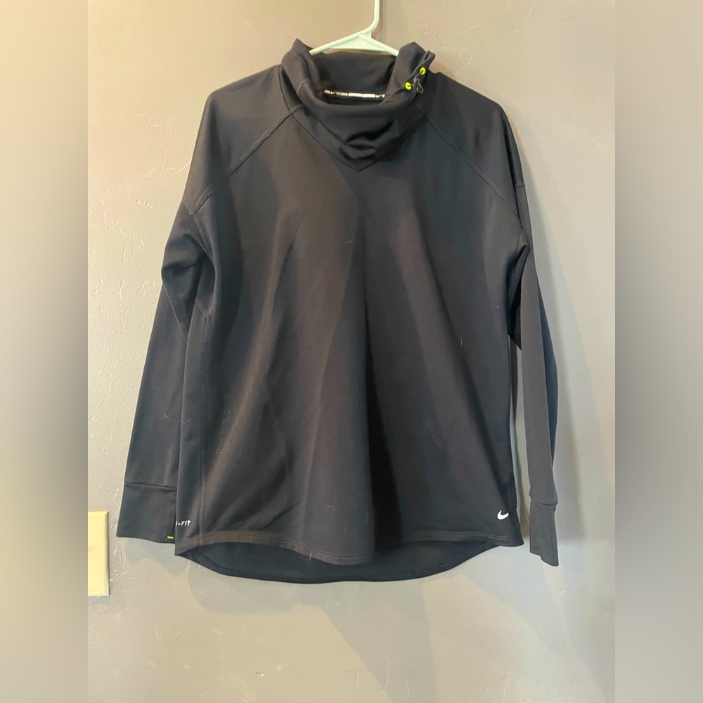Women’s black Nike dry fit long sleeve